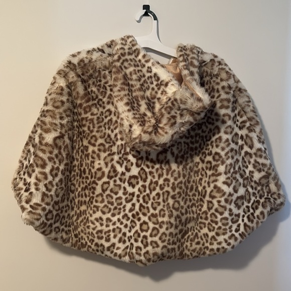 Donna Salyers’ Fabulous Furs Childs shawl/coat. Size Medium - Picture 4 of 7